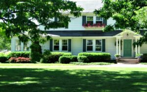 updated horse farm home in lapeer mi