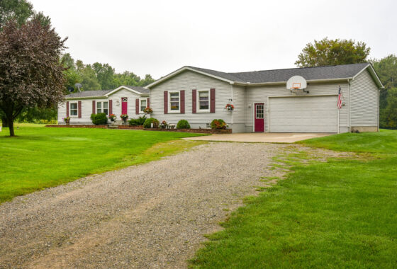 front view of ranch home for sale in lapeer mi